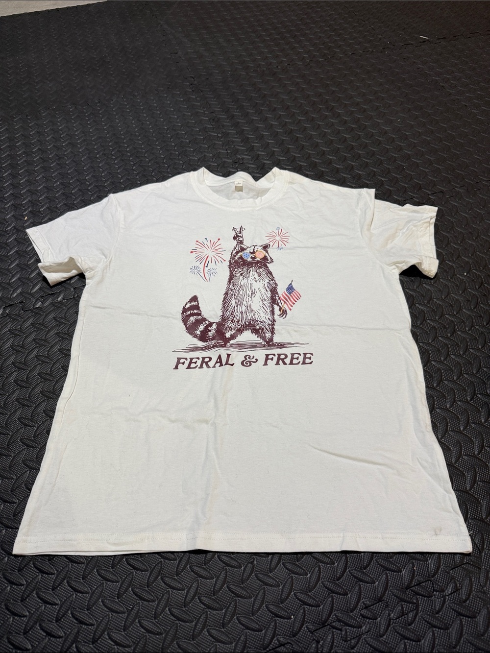 Feral & Free Patriotic Graphic Tee Raccoon 4th of July large